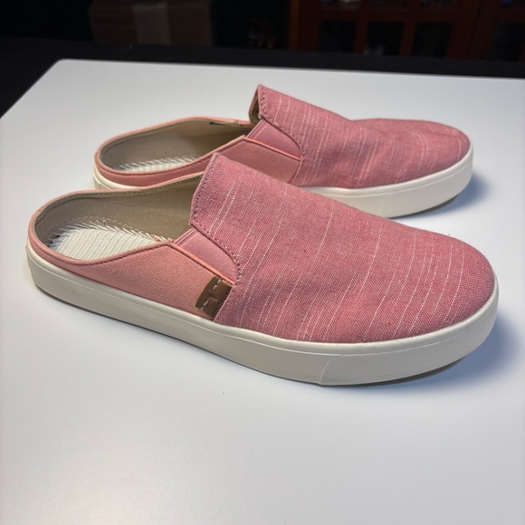 EUC - REVITALIGN Women's Esplanade Canvas Sneaker in PINK (no insole) US 10 - Picture 4 of 12